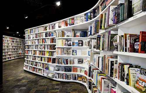 Издания Быкова, Акунина, Парфенова в книжных магазинах/ничего личного, только бизнес?0