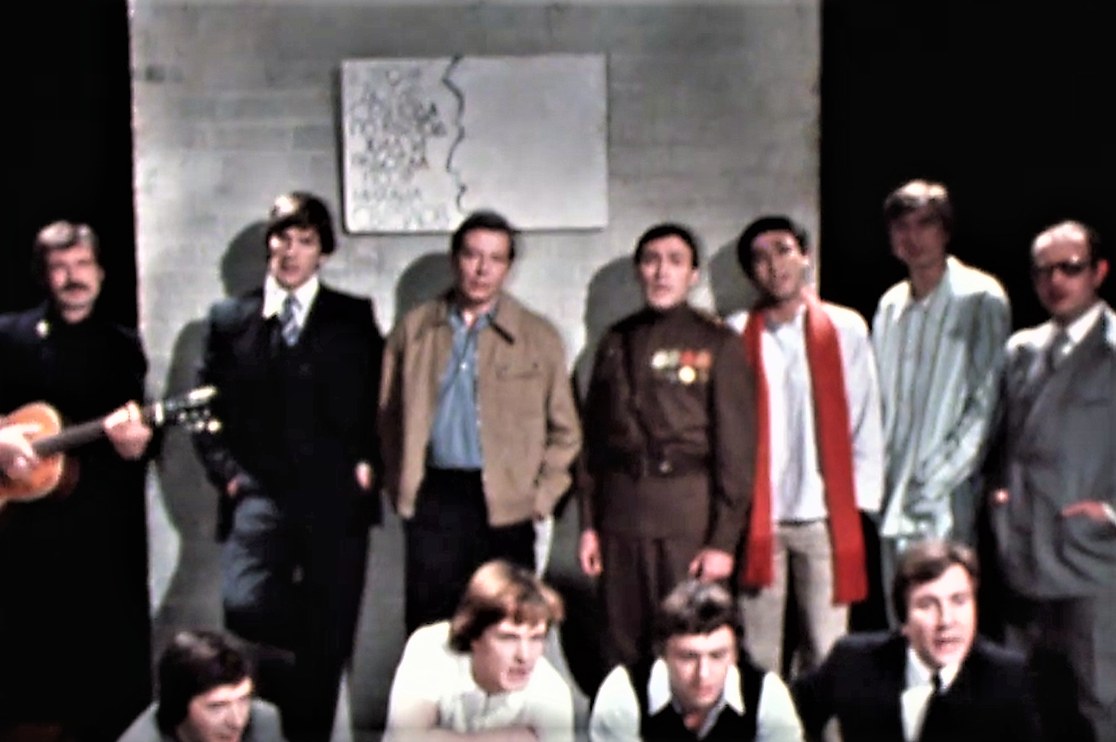 Кадр из фильма-спектакля "Гренада" (1982)