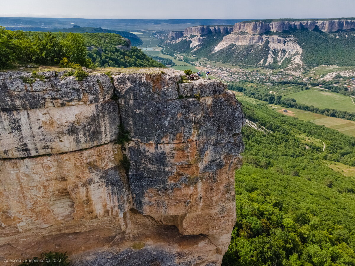 Что делают «космонавты» в горах Крыма? Главная загадка горы Бурун-Кая на  которую нет ответа | НЕ ФОТОГРАФ | Дзен