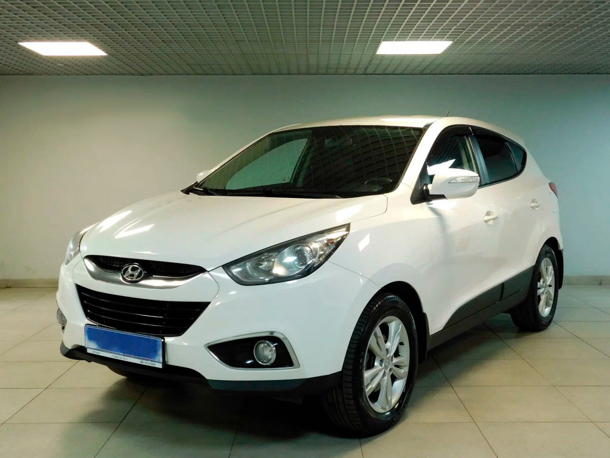 В пределах миллиона рублей можно приобрести автомобиль возрастом 9-11 лет с пробегом до 200 тысяч км, однако все же подавляющее количество Hyundai ix35 на вторичном рынке моложе, отчего и стоят ощутимо дороже.