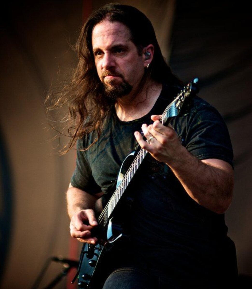 Джон Петруччи