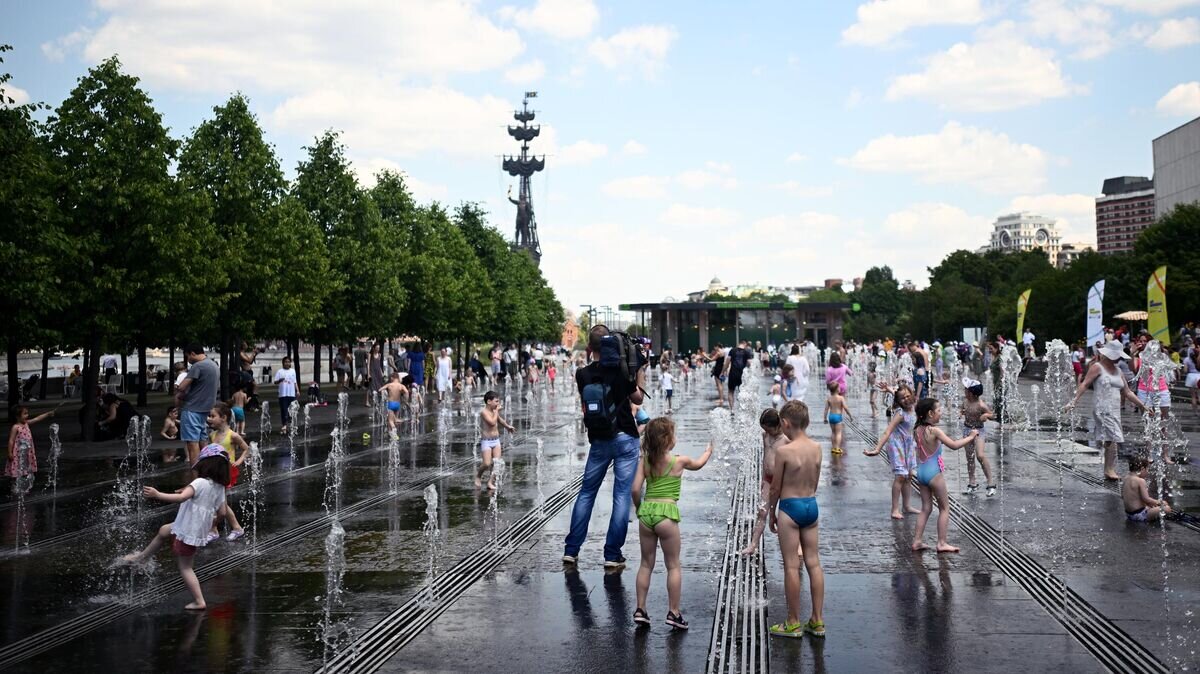    Жаркая погода в Москве © РИА Новости / Владимир Астапкович