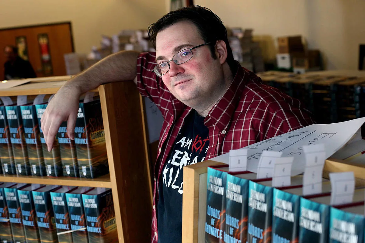 Брендон Сандерсон