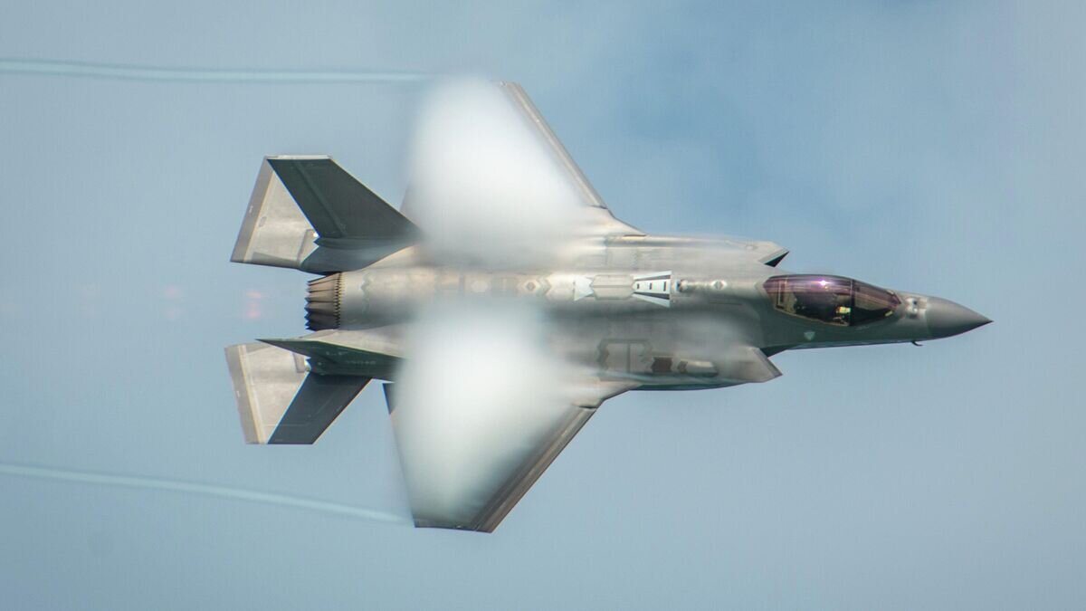    Американский истребитель F-35A Lightning II© Фото : U.S. Air Force photo by Staff Sgt. Jensen Stidham