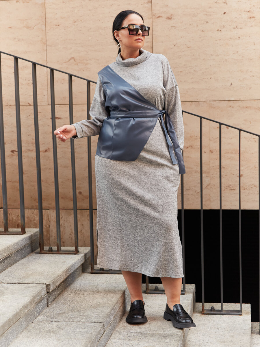 Базовое платье с углубленной проймой