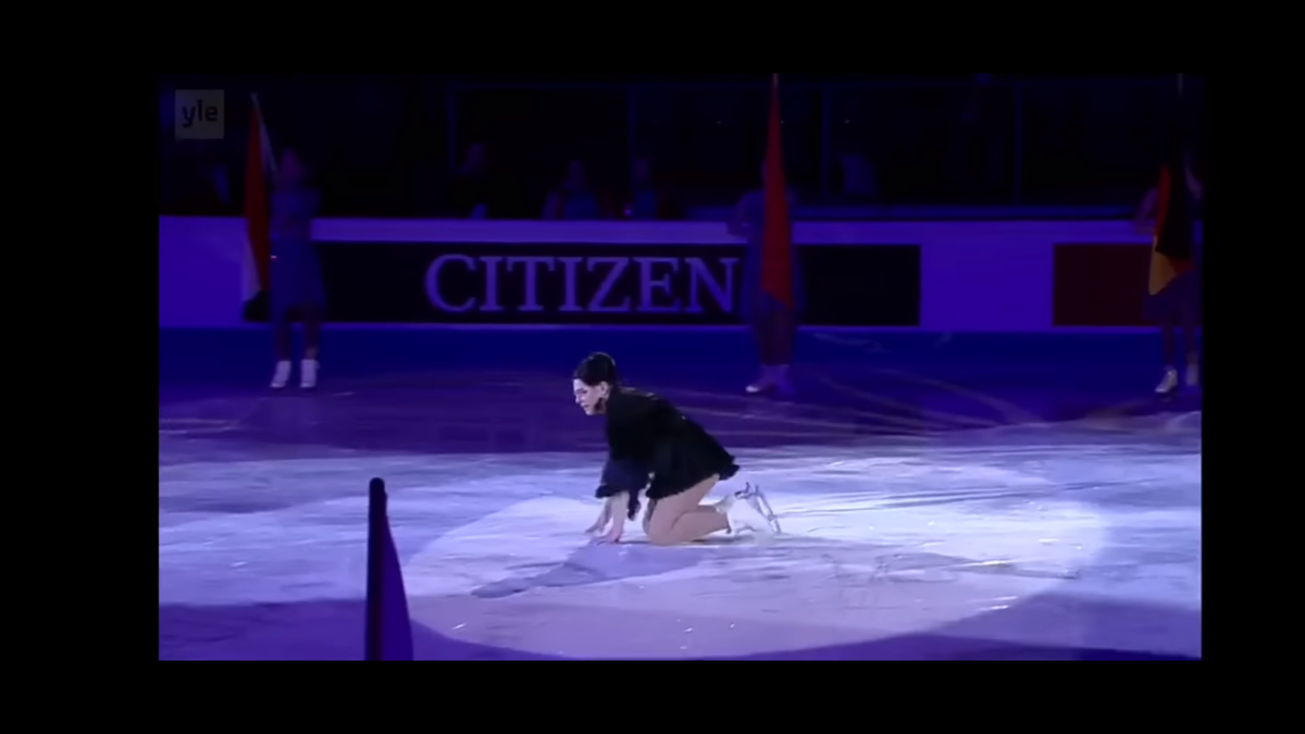 СКРИНШОТ ОТКРЫТИЯ ЧЕМПИОНАТА ЕВРОПЫ ПО ФИГУРНОМУ КАТАНИЮ В ФИНЛЯНДИИ. ИСТОЧНИК СВОБОДНЫЙ. НА ЭТО ПОЗОРИЩЕ БЕЗ СЛЕЗ И СМЕХА СМОТРЕТЬ НЕ ВОЗМОЖНО. ИСТОЧНИК СВОБОДНЫЙ.