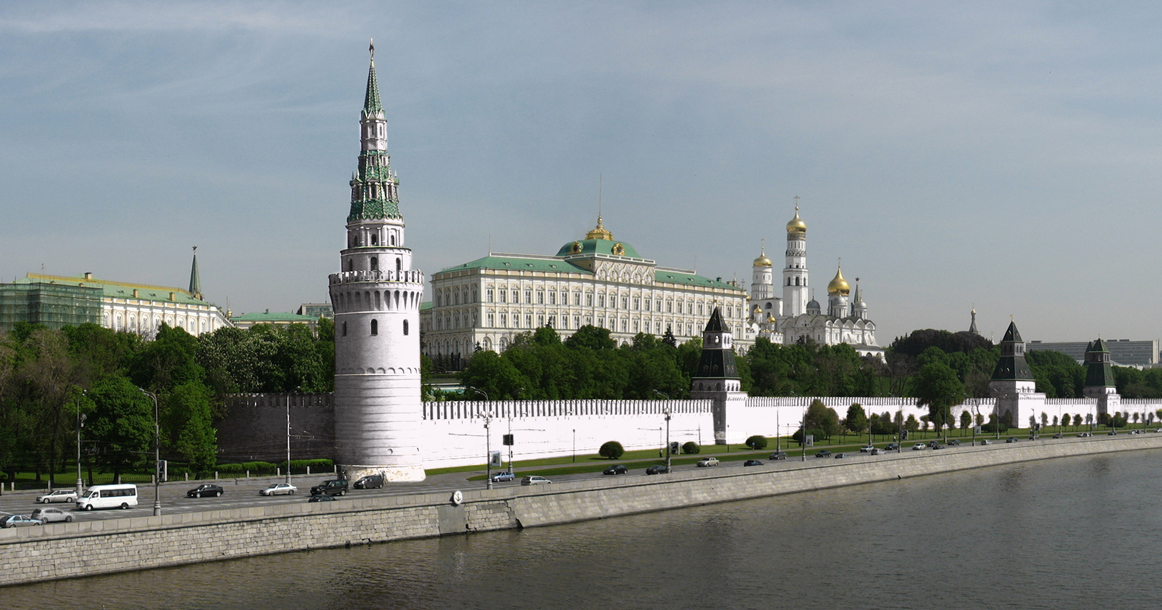 Почему главная площадь Москвы называется Красной?