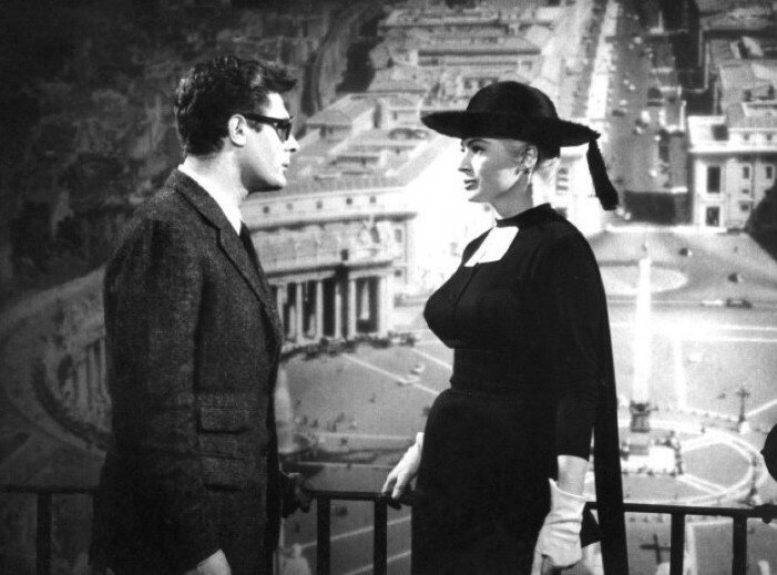Кадр из фильма «Сладкая жизнь» (1960) 