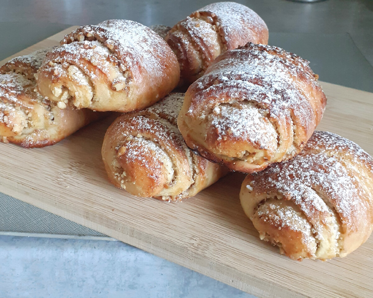 Булочки с ореховой начинкой