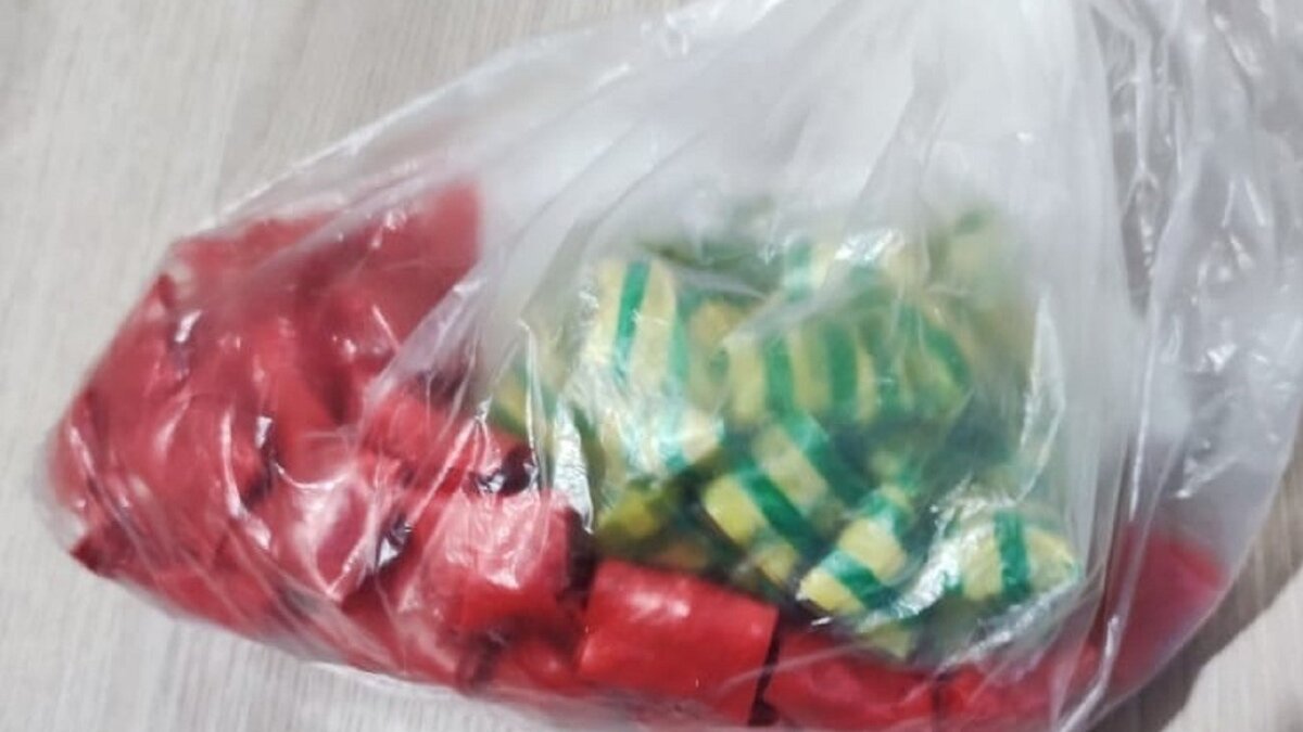 Полицейские разлучили влюбленную пару в Удмуртии, обвинив в торговле наркотиками