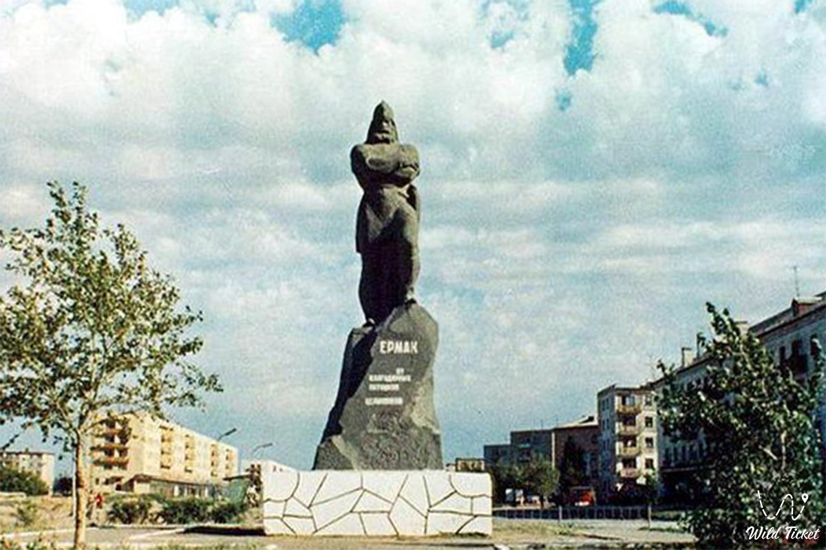 Олх павлодарская область. Памятник Ермаку в Змеиногорске. Аксу (город, Павлодарская область).