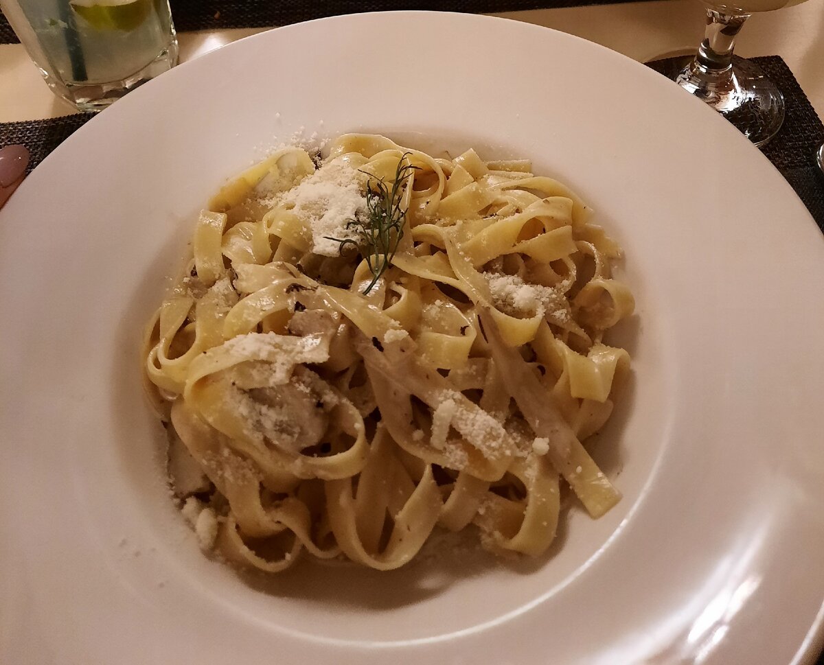 Такую красоту нам подали в ресторане. Получится ли сделать такую дома?