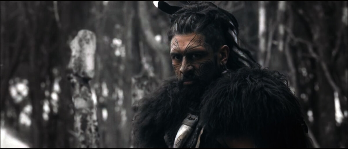 кадр из х/ф "Мёртвые земли" 