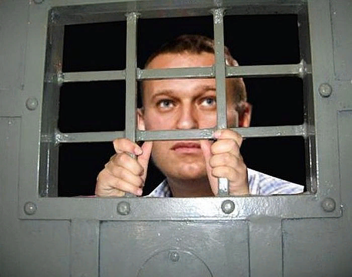 Вор должен сидеть в тюрьме! одф.авт.