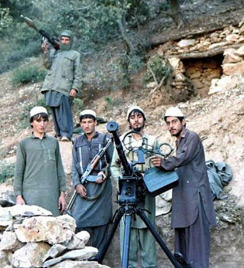 Молодые моджахеды Афганистана. Что в их глазах, о чем они мечтают? Наверно о том же, о чем мечтают молодые мужчины в любой стране, о свободе для Родины и равенстве граждан. Фото из открытых источников.