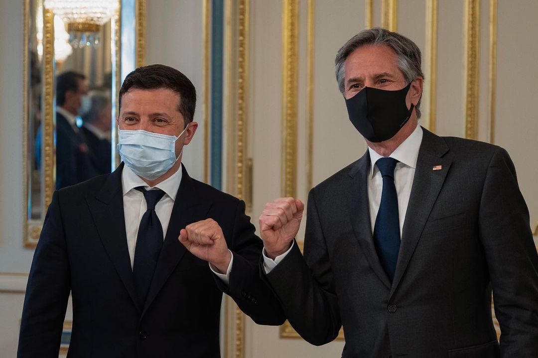 Камень, ножницы иль НАТО? Бу! Ци! Фа!