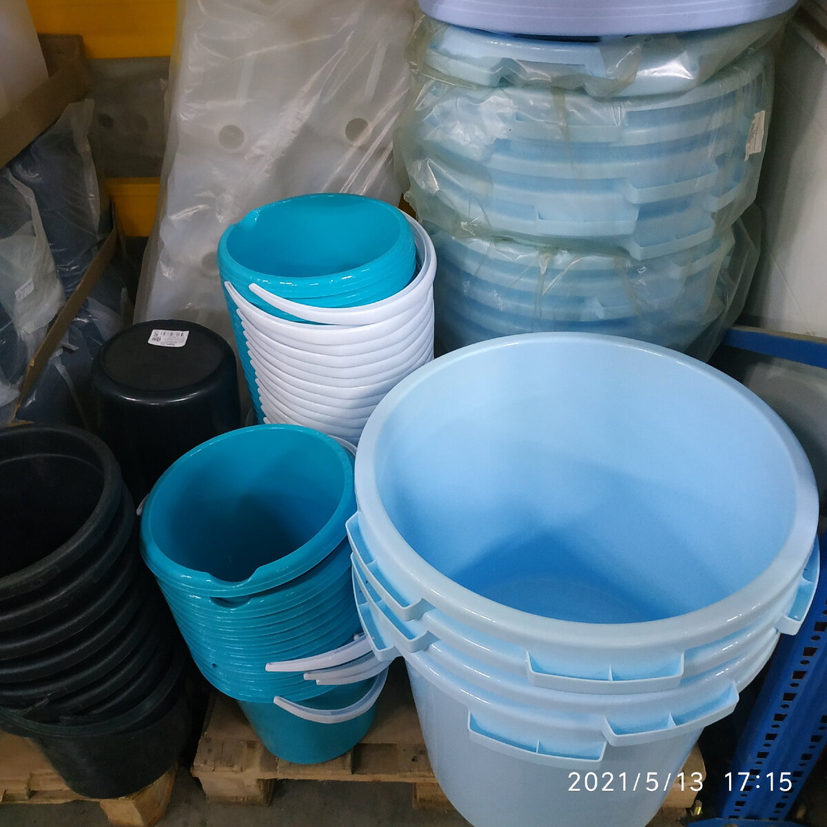 Для дома и дачи Бак 60л пластиковый пищевой с крышкой и ведро пищевое 10л