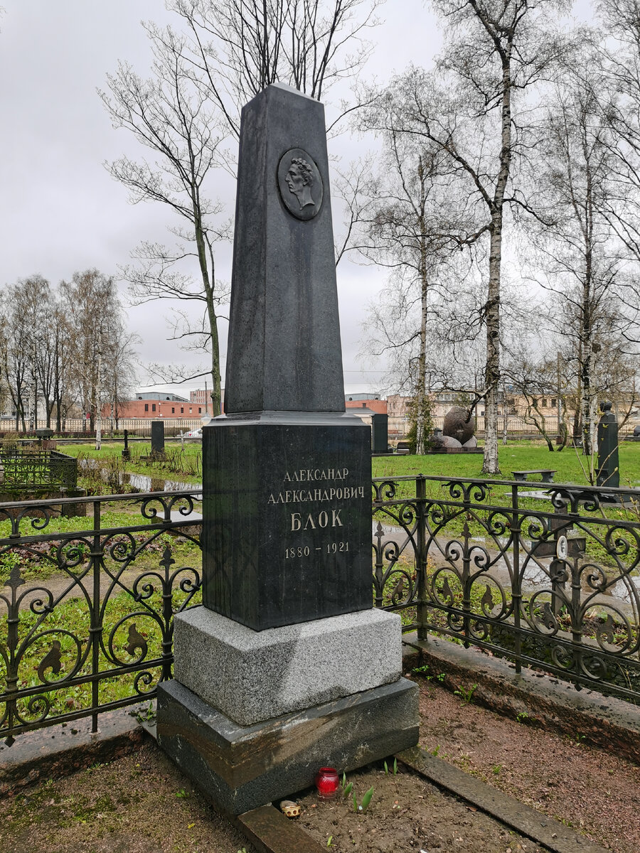 Волковское кладбище. Литераторские мостки. Известные захоронения ...