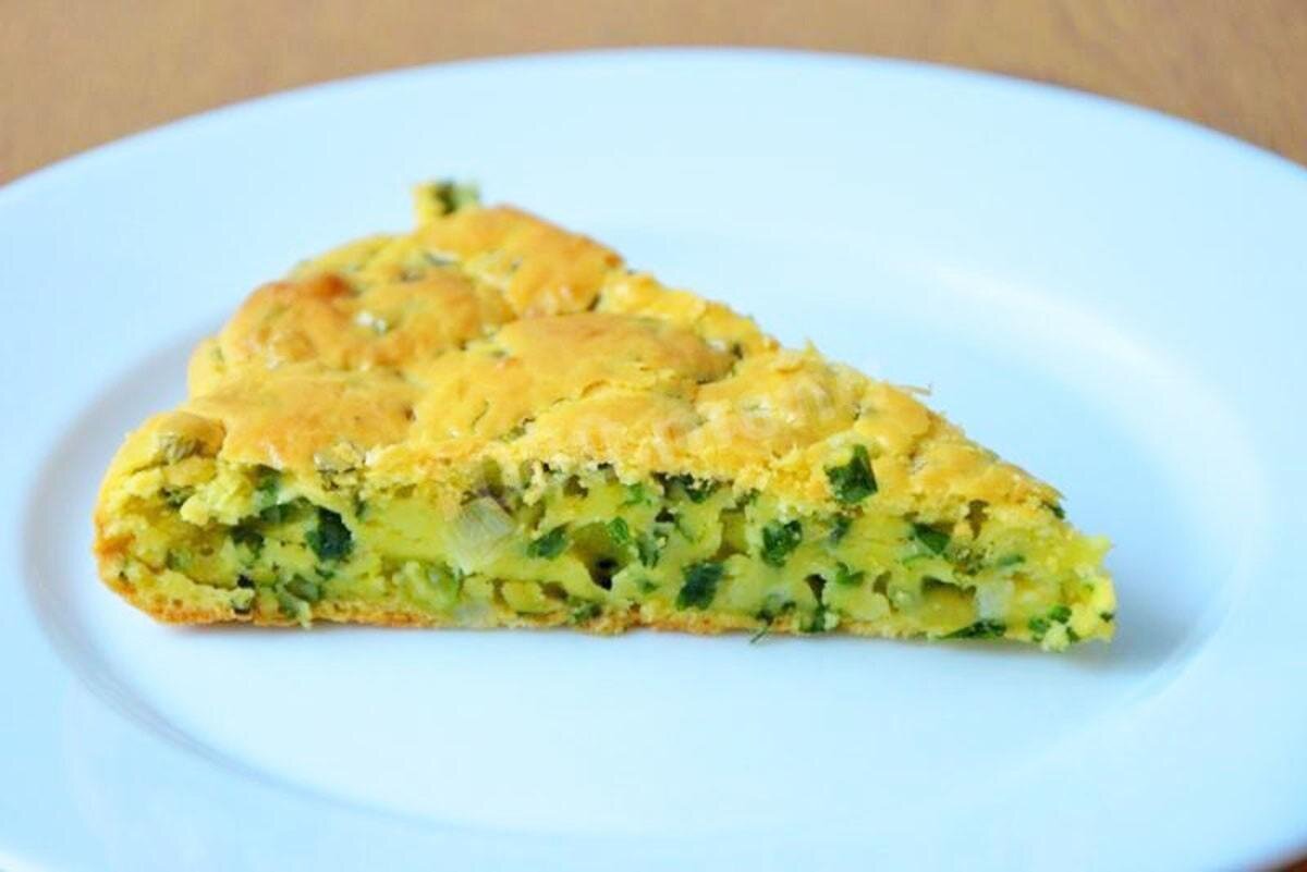 Заливной пирог с кабачком и начинкой из яиц и зеленого лука