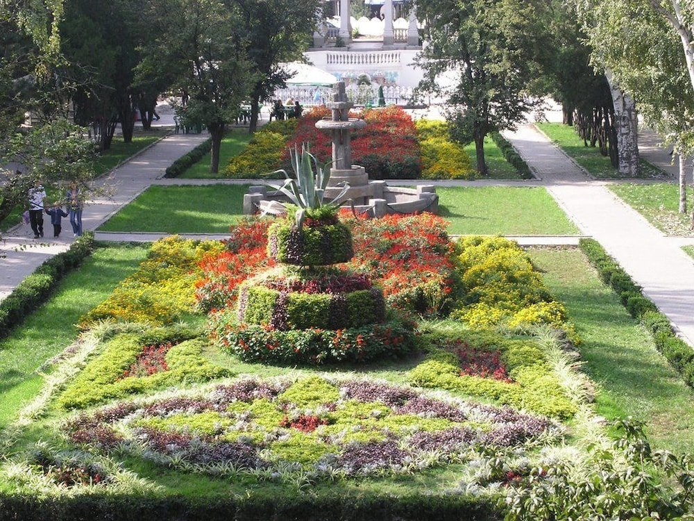 Парки ростова. Парк имени Горького Ростов-на-Дону. Центральный парк имени Горького Ростов-на-Дону. Парк имени Горького Ростов. Центральный городской парк имени Горького Ростов на Дону