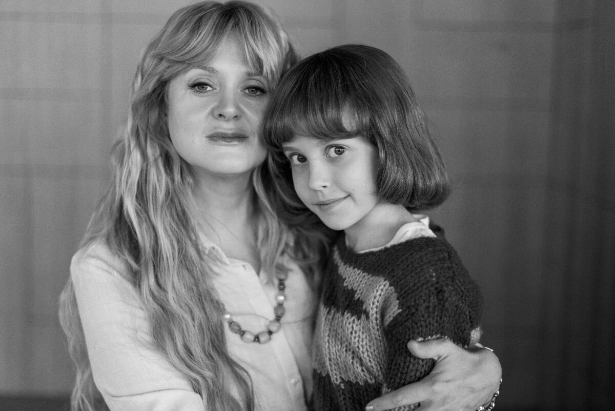 Ника и ее мама, Михалкова с маленькой героиней, фото: пресс-служба компании Art Pictures Studio