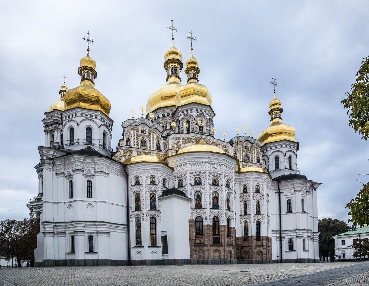 Успенский собор Киево-Печерского монастыря сверху