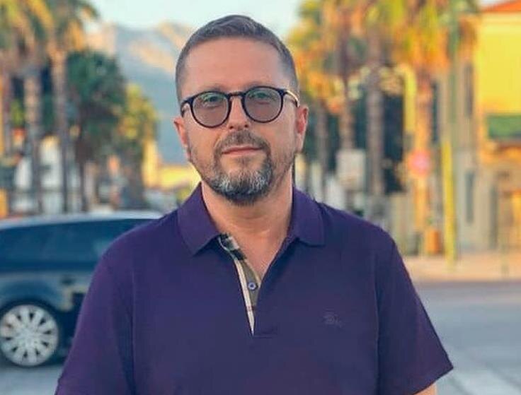 Анатолий Шарий