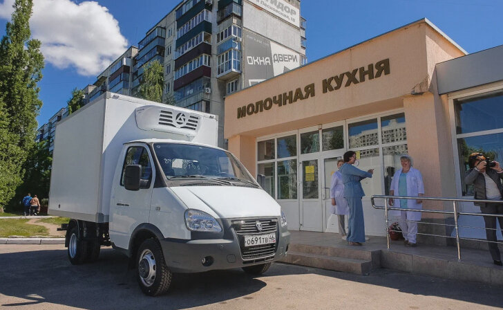    В Курске молочная кухня получила новый автомобиль «Газель»