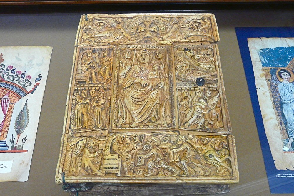 Оклад Эчмиадзинского Евангелия (989 г.) VI в. Из коллекции Матенадарана. Фото: wikimedia.org