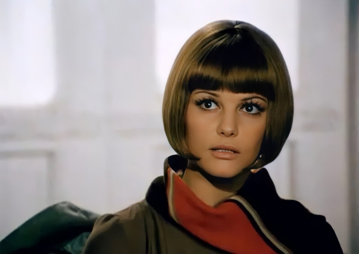 Клаудия Кардинале. Кадр из фильма "Красная палатка"