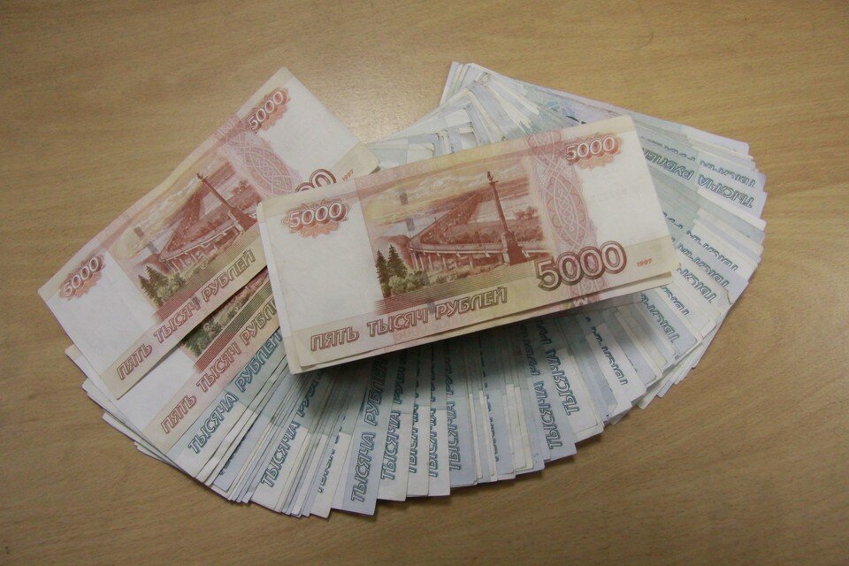     У фонда есть различные стипендии Олег УКЛАДОВ