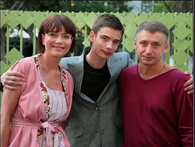 с Антоном Табаковым и уже взрослым сыном