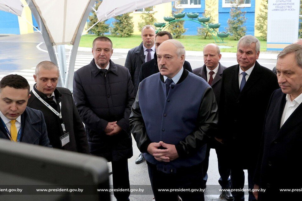     Лукашенко 11 ноября посещает Толочинский район. Фото: пресс-служба президента