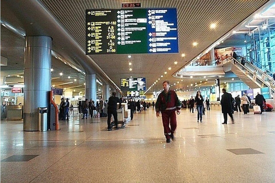     Дептранс Москвы опубликовал график движения экспресс-автобусов до аэропорта Домодедово Мария ГОРЕЛОВА