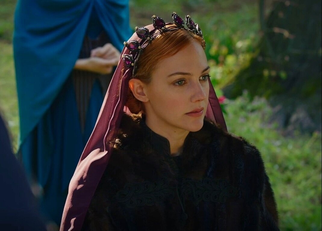 Авторский скрин в обработке. Хюррем по-прежнему сильна духом и рассудительна. 