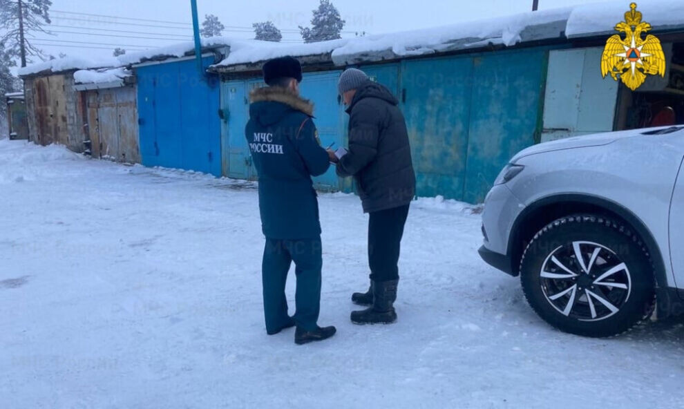    На Ямале сотрудники МЧС предупредили владельцев гаражей об опасности пожаров