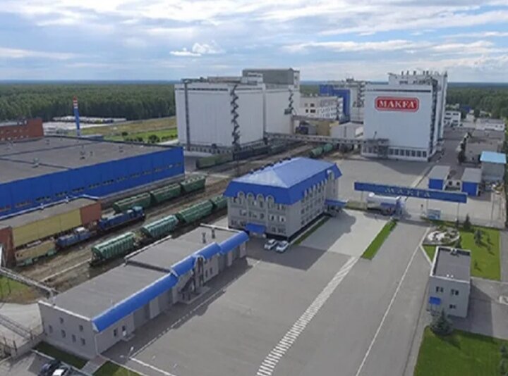 Поселок Рощино. Мой муж работал на Макфе, приносил домой мешки с порванными пачками макарон и круп, отдавал соседям. 
