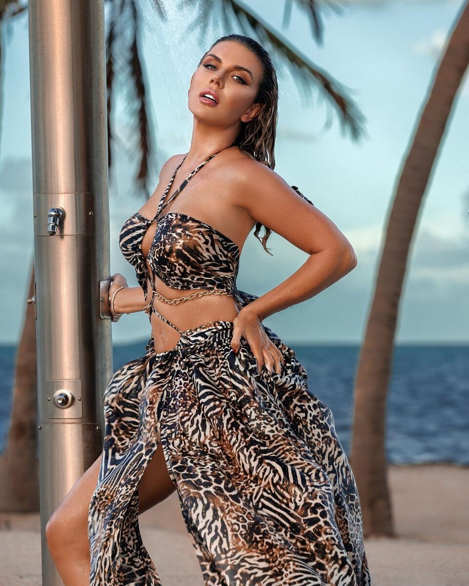    Анна Седокова заметно похудела в этом годуСоцсети Анны Седоковой