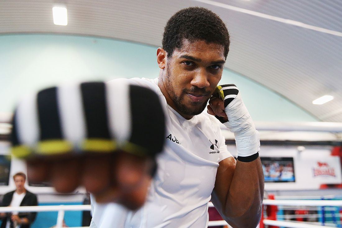 Британский экс-чемпион мира в супертяжелом весе по версиям (WBA, WBO и IBF) - Энтони Джошуа