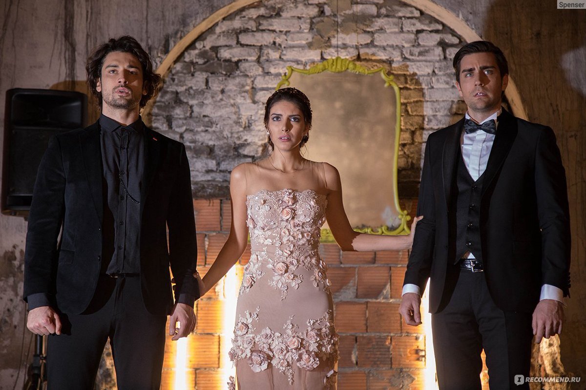 Госпожа фазилет и её дочери турецкий. Фазилат и ее дочери. Фазилат и ее дочери. Эдже дочери фазилет. Эдже фазилет.