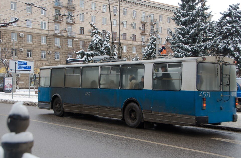     Пенсионерка упала в троллейбусе №9. Фото: Архив "КП". Геннадий БИСЕНОВ