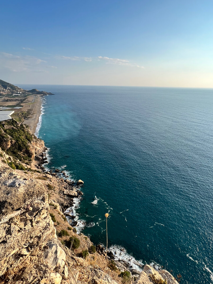 Газипаша. Вершина горы , где расположен мавзолей императора Трояна.