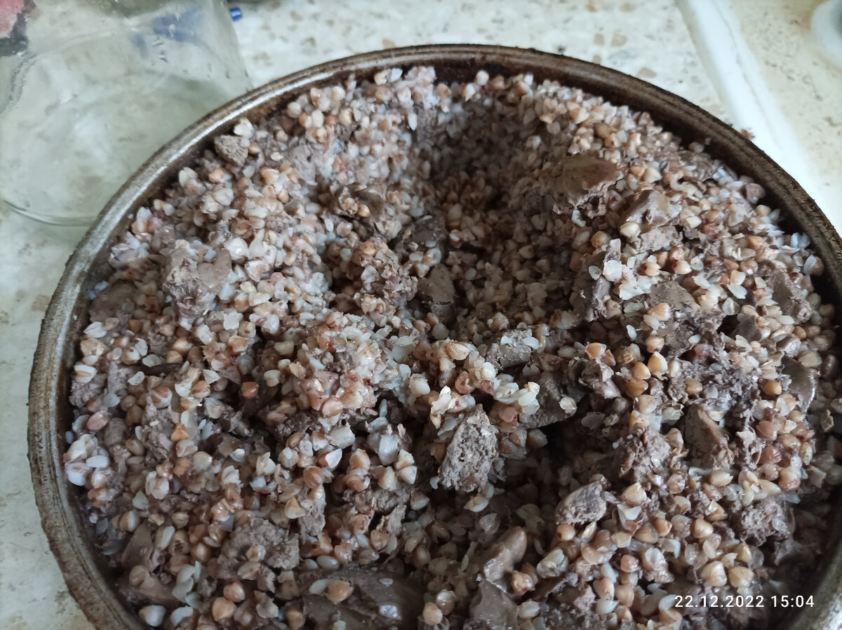 Гречневая каша с куриной печенью. 