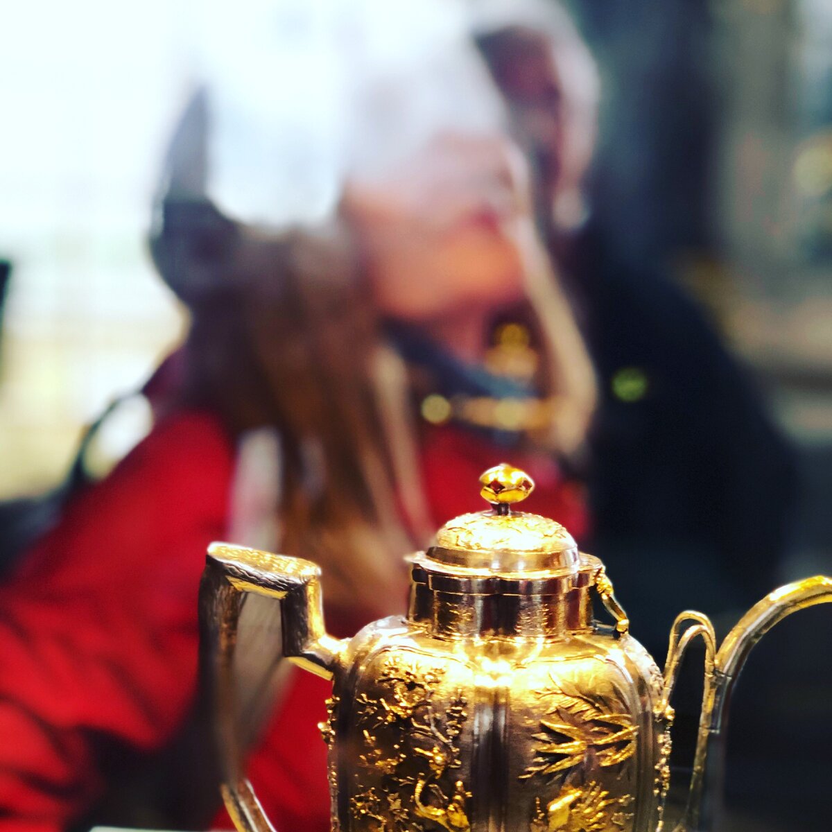 Это тот самый чайник в Версале. 