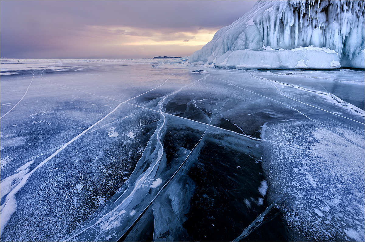 Байкал зимой. Через несколько месяцев после нашего трагического третьего прыжка в запараллелье.