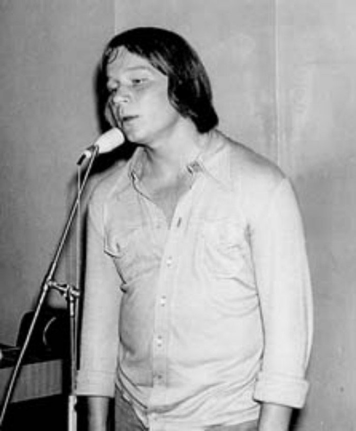 В молодые годы. Источник: Яндекс.Картинки