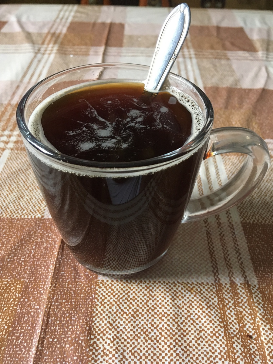 Завтрак, кофе с сахаром, да да, с сахаром, 2 ч/л😁