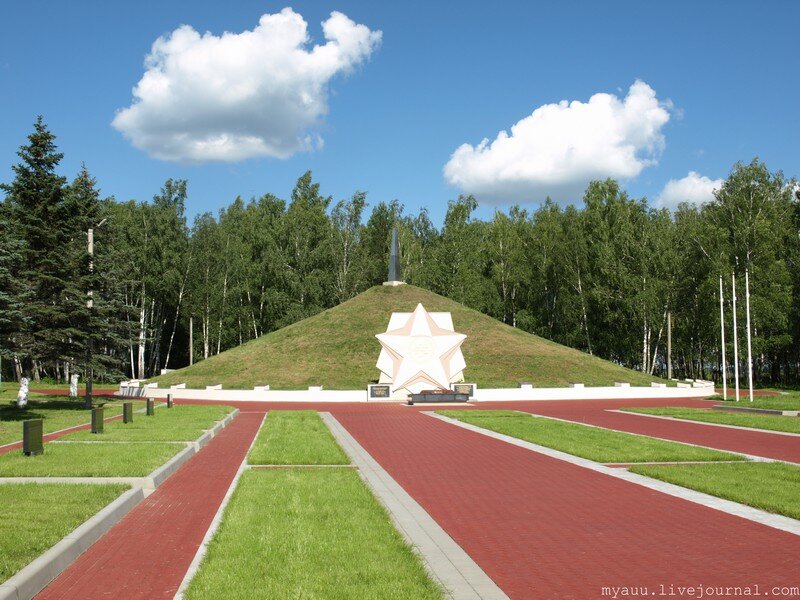 Курган на 10 дней. Белев Курган бессмертия. Курган бессмертия Тульская область Белевский район. Курган бессмертия Белев вид сверху. Курган в Белеве.