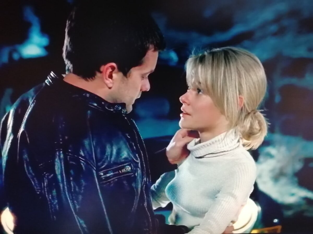 Кадр из фильма "Фантомы" (2008)