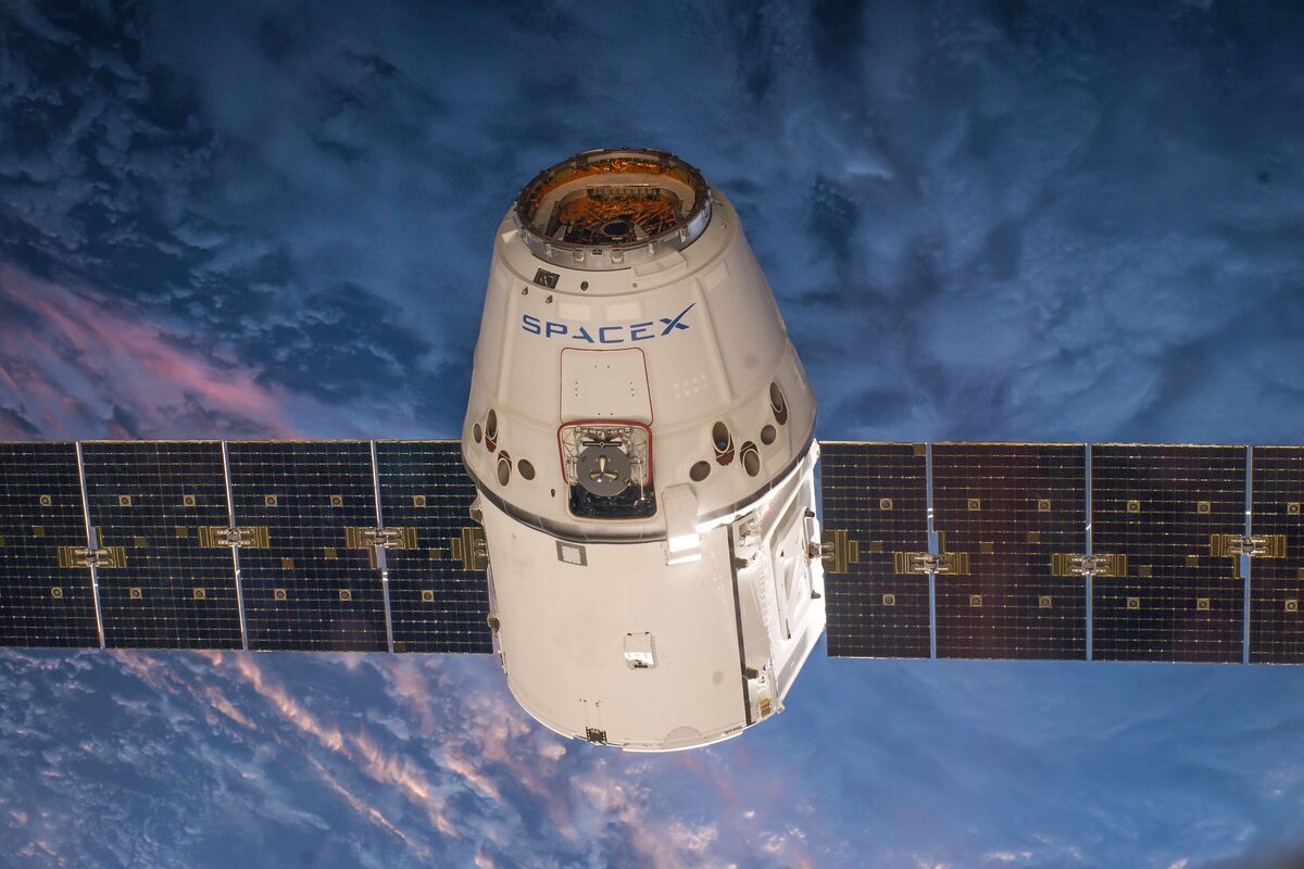 Изображение SpaceX-Imagery с сайта Pixabay 